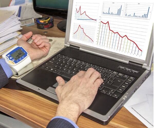 Stocks Close Lower as Investors Await Inflation, Retail Sales Data