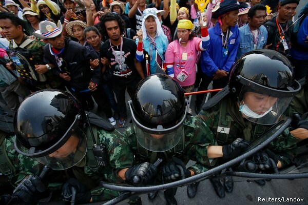 Thai Democrats Seek to Annul Vote as Protesters Target Yingluck