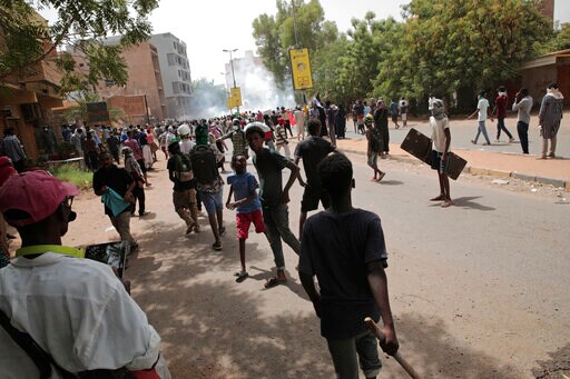 UN Envoy Decries Sudan Violence after 2 Killed in Protests