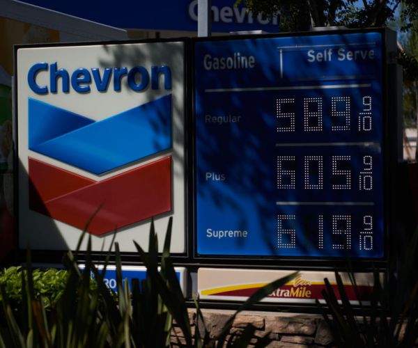 BP, Chevron Cut Offshore Oil Production Ahead of Hurricane Ian