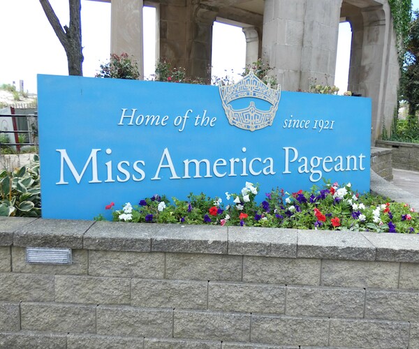 Miss America Hosts to Be Carrie Inaba, Ross Matthews