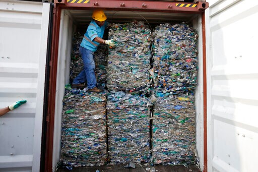 Indonesia Sending Back 547 Containers of Waste from West