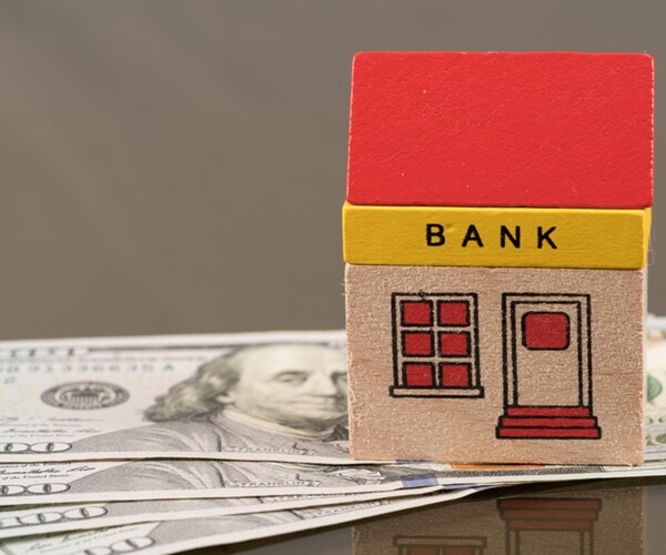 Banks Slip on Morgan Stanley Double-Downgrades in Consumer Shift