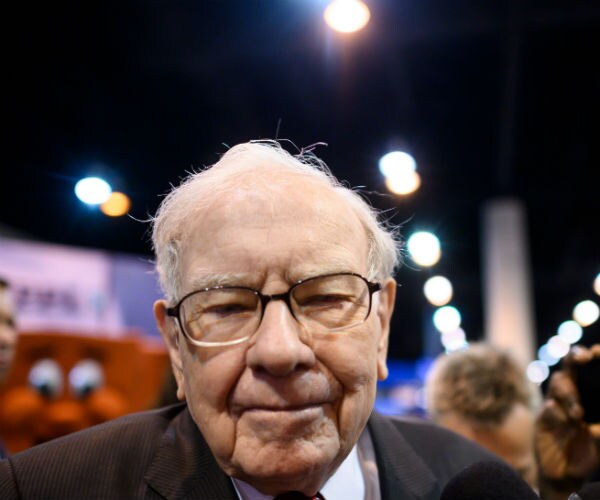 warren buffett ceo of berkshire hathaway