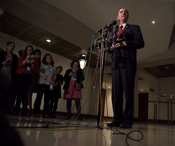 Trump Set Collision Course With Congress, FBI Over Russia Issue 