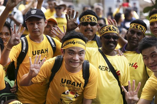 Thousands Gather for Rally Urging Malaysian Leader to Quit