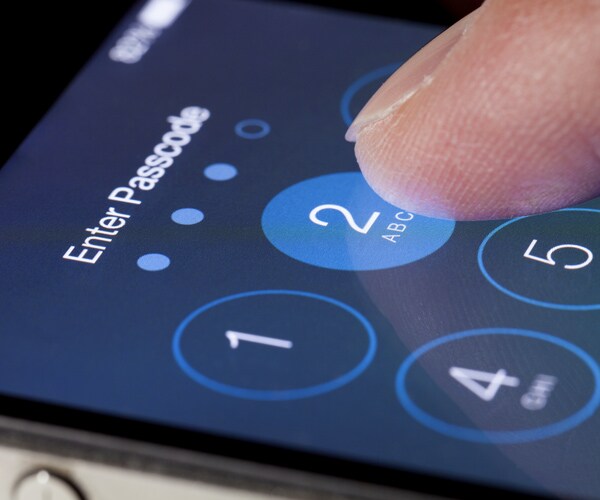 You Can't Keep Cellphone Password From Cops in Florida, Says Court