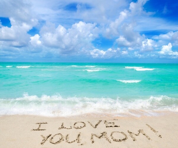 Florida Mom Gave Birth to 3 Daughters on Same Day Three Years Apart