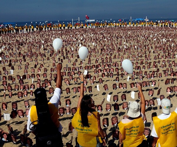 Religious Minority Stands Up to Exclusion in Iran