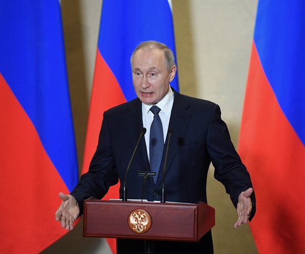 Kremlin: Putin Does Not Need a Coronavirus Test