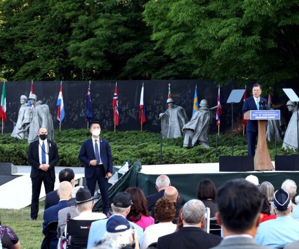 Veterans Memorial in DC Begins Adding 43,000 Names of Korean War Dead