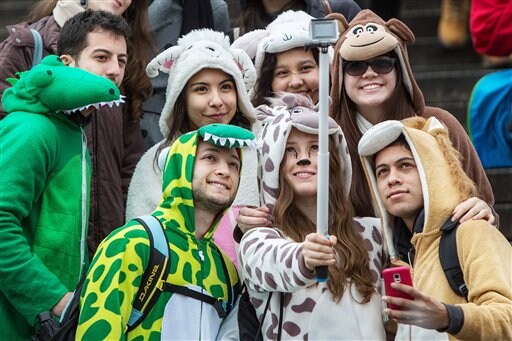 Hundreds of Thousands Celebrate Carnival in Cologne