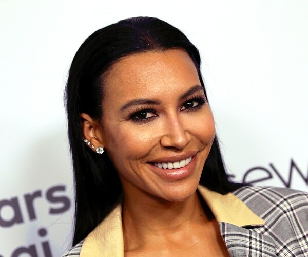 naya rivera poses for photo