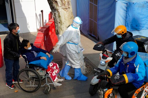 China Builds New Quarantine Center as Virus Cases Rise