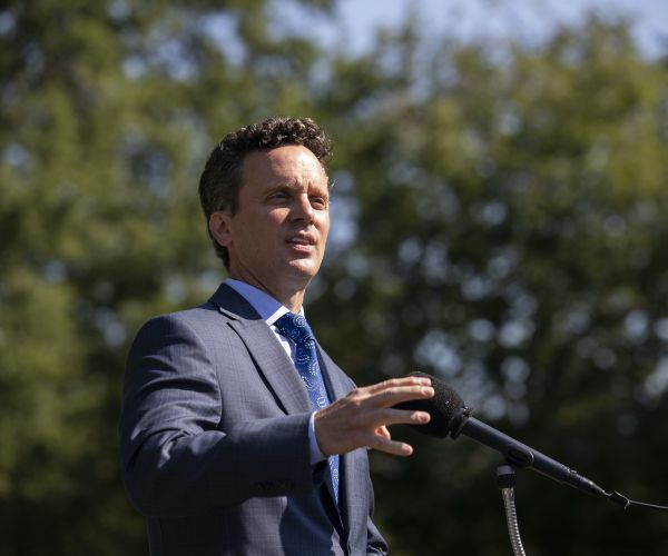 WH Econ Adviser Lavorgna to Newsmax TV: Expanding Economy The Priority