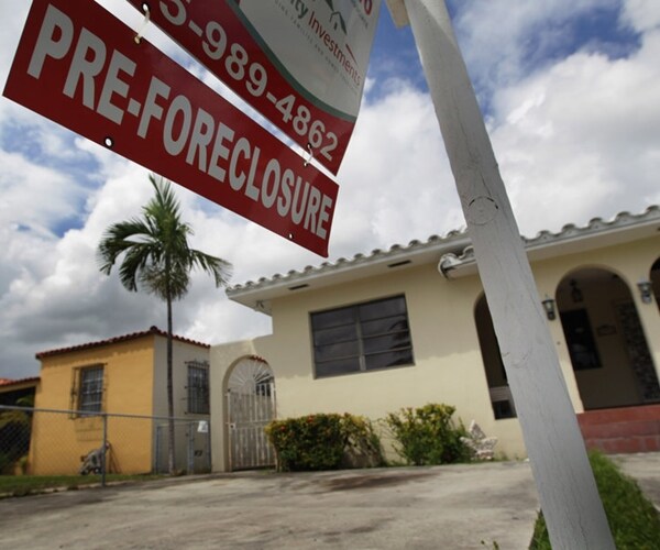 Home-Flipping Trend Weakens as Return Hits 8-Year Low