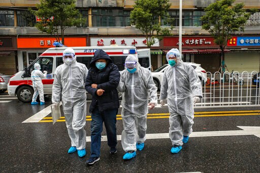 Wuhan Officials Face Questions, Anger over Virus Response