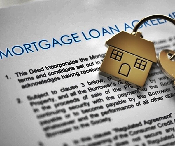 Weekly Mortgage Applications Drop 5% as Rates Flatten