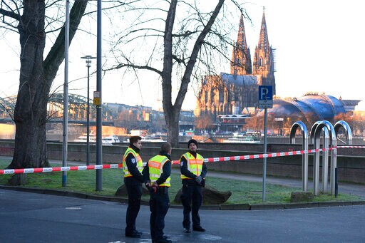 Experts Defuse World War II Bomb in German City of Cologne