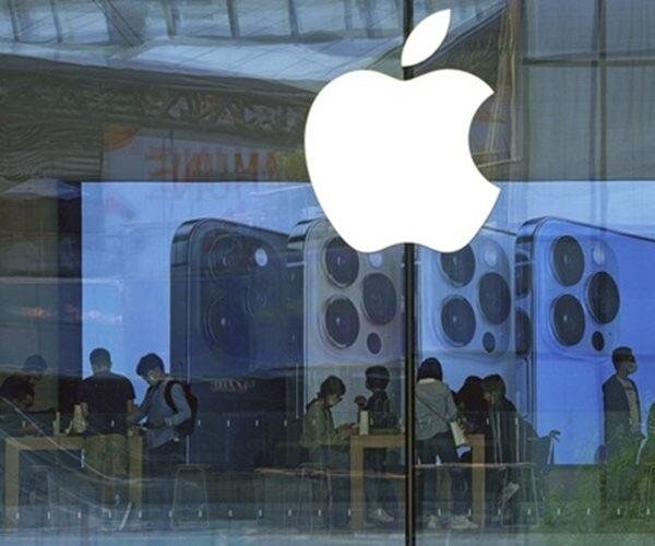 Apple Expected to Enter AI Race With Pivotal Debut