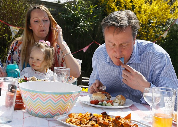 David Cameron Lambasted for Eating a Hot Dog With Fork and Knife