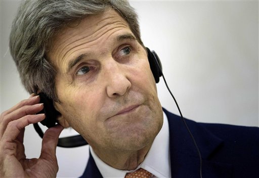 Kerry Talks Trade in Singapore before Regional Security Meet
