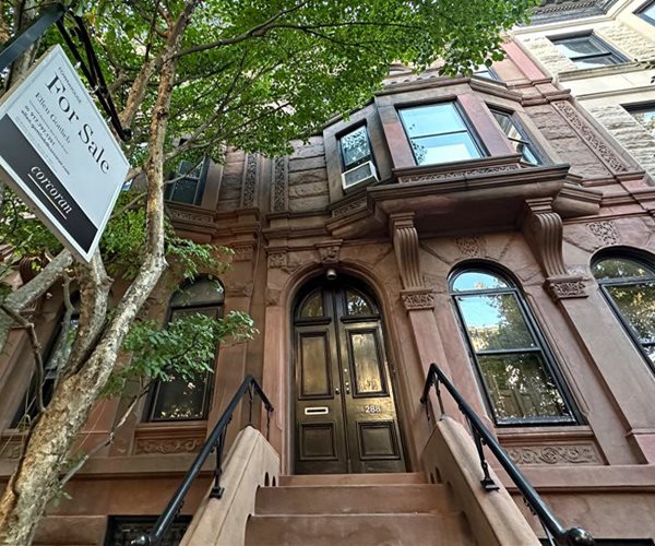 US New Home Sales Fall in July; June Sales Revised Higher