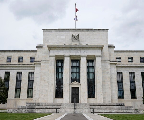 Stress in Private Credit Could Spark 'Psychological Contagion,' Fed's Barr Tells Bloomberg News