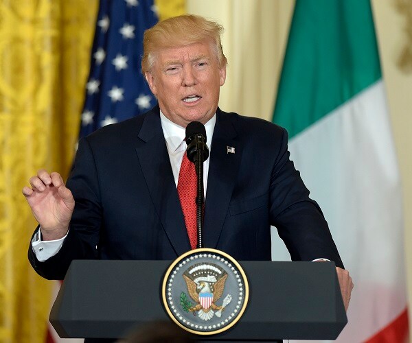 Trump Mistakenly Says Obamacare Signed 17 Years Ago