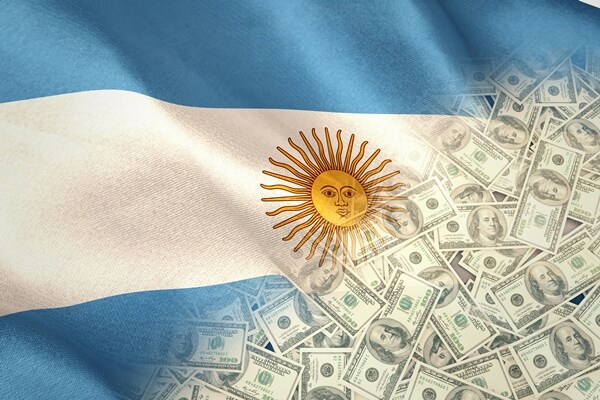 Argentina Bondholders Say Nation Reneging on Deals 