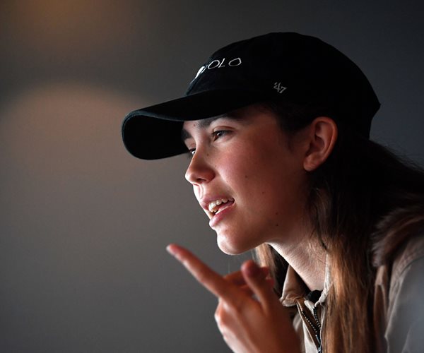 19-Year-Old Woman Starts Solo Round-the-World Record Bid