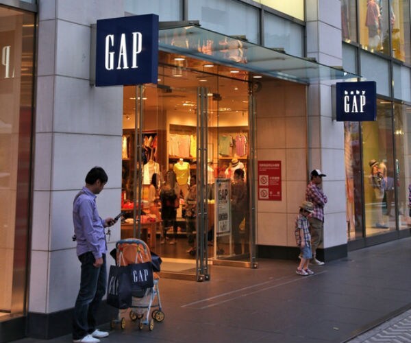 Gap to Close 200 Banana Republic, Gap Stores