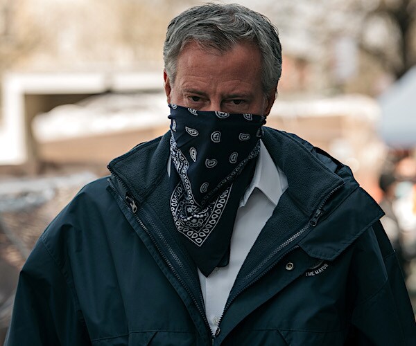 New York City Mayor Bill de Blasio speaks at a food shelf organized by The Campaign Against Hunger