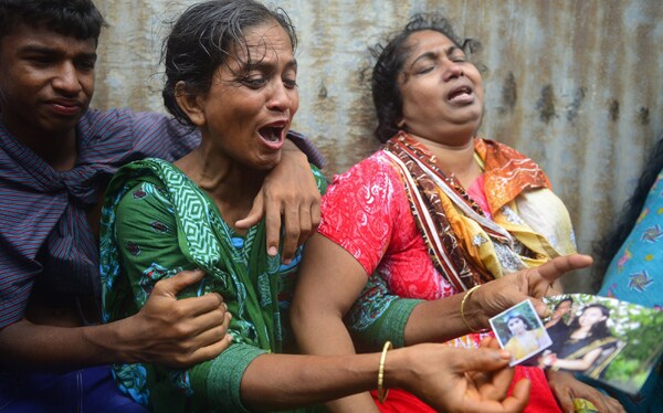 Bangladesh Ferry Capsizes While Carrying Hundreds of Passengers