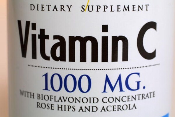 How Much Vitamin C Should I Take? Doctors, Natural Healers Weigh In on Doses