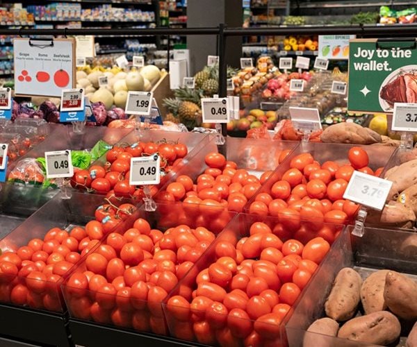 Amazon Deepens Grocery Showdown With Walmart