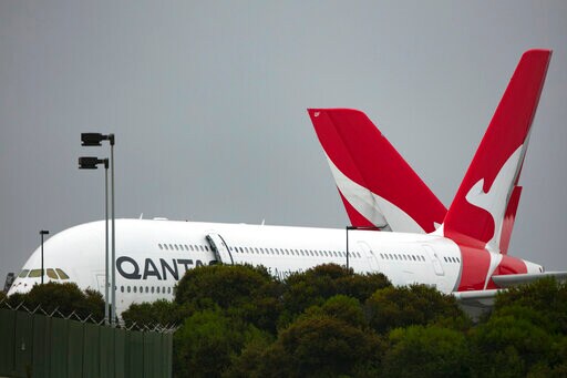 Qantas Posts $1.7 Billion Loss and Tips Travel by Christmas