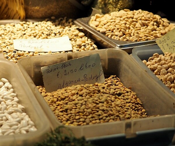 beans for sale in market
