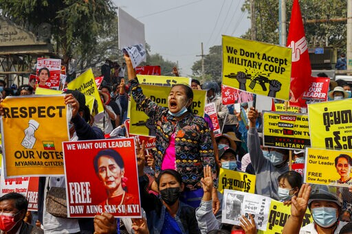 HRW: Democracy Must Step up as Autocrats Face Turning Point