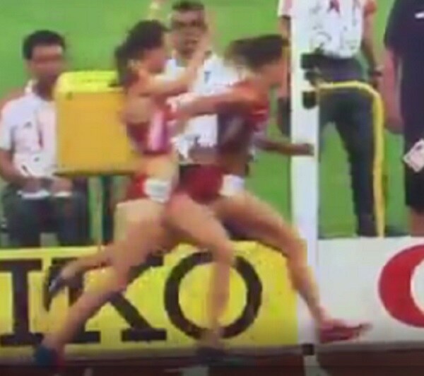 Molly Huddle Blows Bronze at Finish Line, Her Teammate Wins