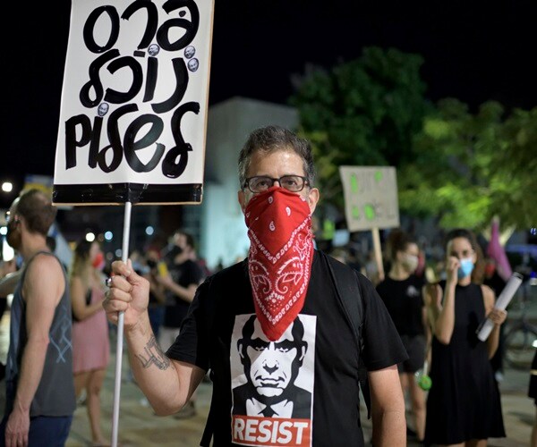 Israelis Persist in Rallies Against PM Despite Lockdown