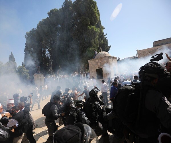 Muslims Clash with Israeli Police at Jerusalem Holy Site
