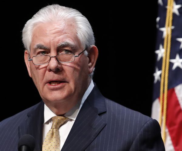 University of Texas Committee Pushes Hard For Tillerson as New Chancellor