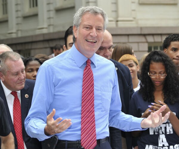 nyc mayor bill deBlasio smiling