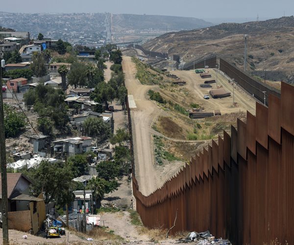 Showdown Looms Over Border Aid Package