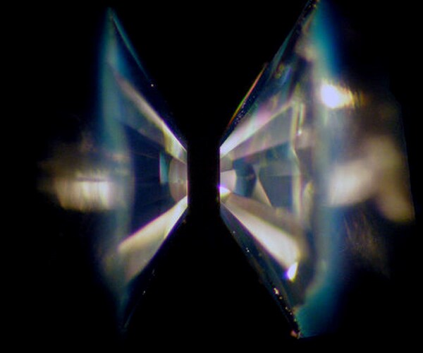 Metallic Hydrogen Disappears After Diamond Vise Shatters