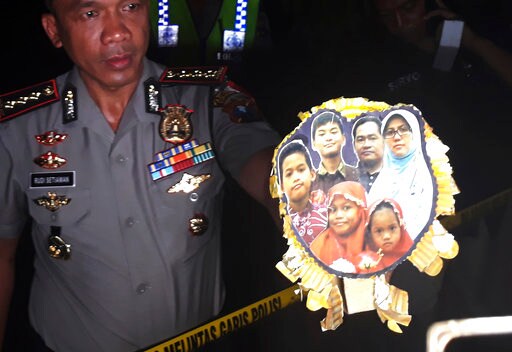 Family Photo Becomes New Picture of Militancy in Indonesia