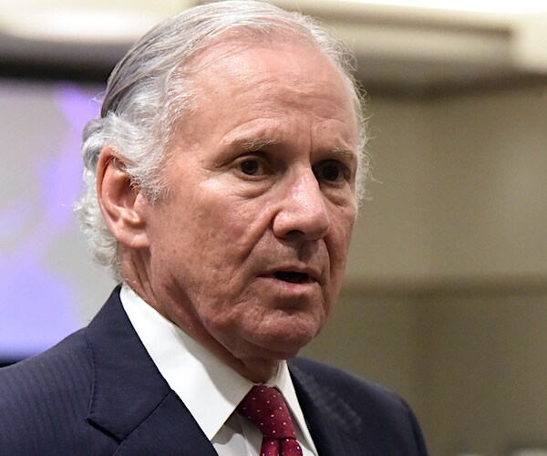 henry mcmaster speaks during a campaign rally