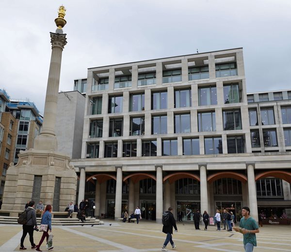 Global Stocks Mixed Ahead of Expected US Rate Hike