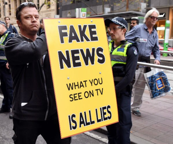 Poll: 92 Percent of Republicans Say Media Purposely Report Fake News